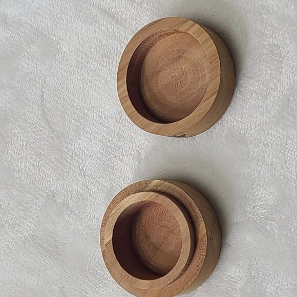 Wooden Tooth Fairy Box Engraved Rockaway Beach Oregon with Shark Tooth Fossil - Picture 9 of 10